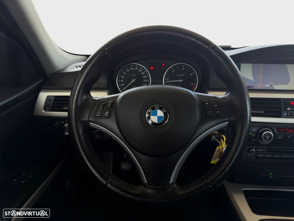 BMW 320 d Navigation - 12