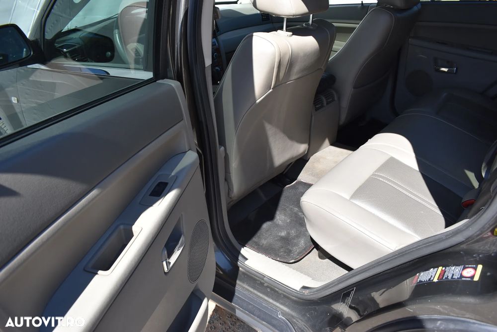 Jeep Grand Cherokee - 18