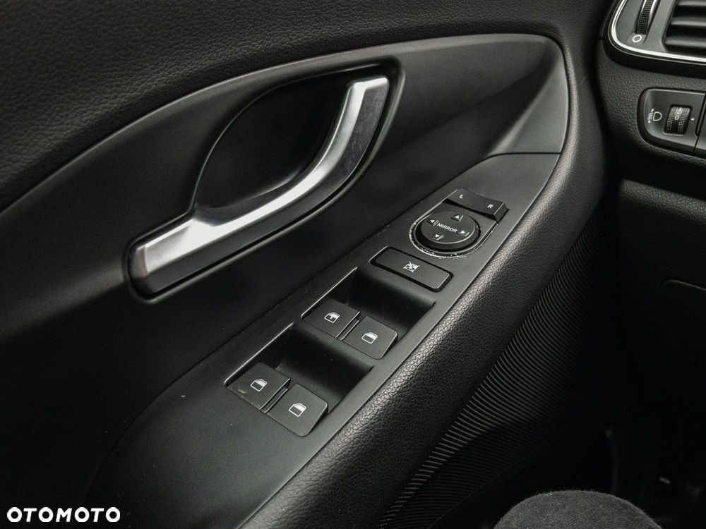 Hyundai i30 1.5 DPI Modern - 13