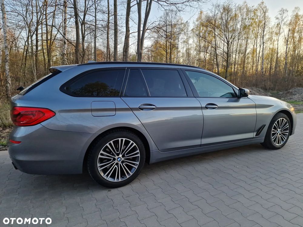 BMW Seria 5 520i Sport Line - 11