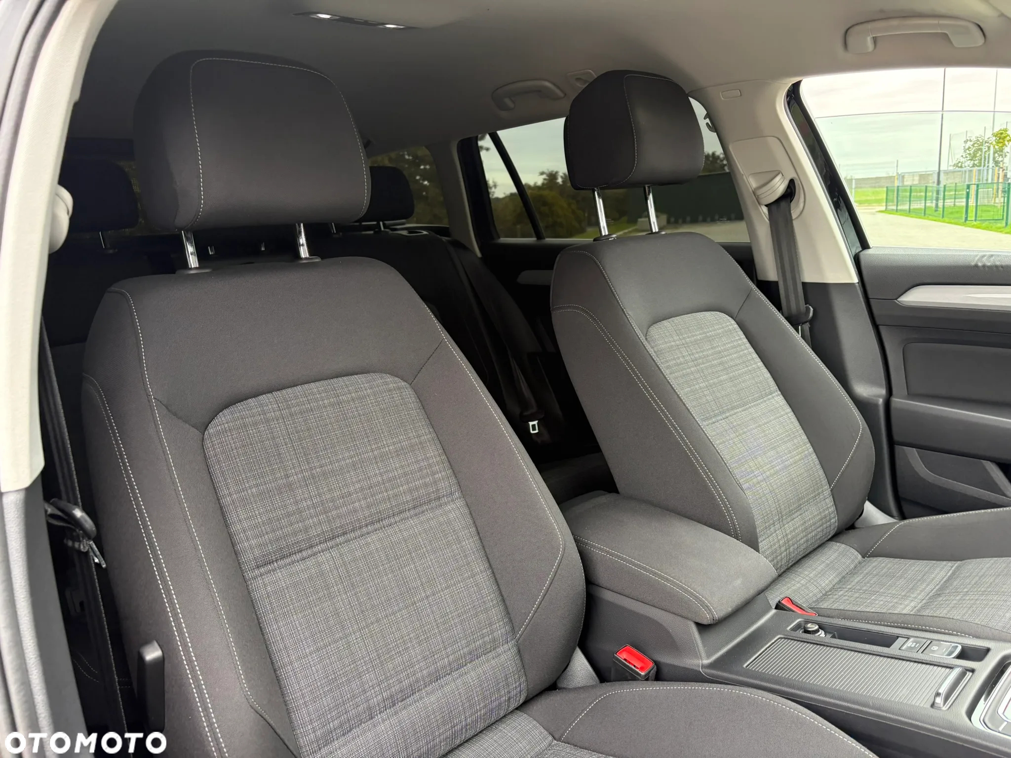 Volkswagen Passat Variant 2.0 TDI SCR DSG Conceptline - 18