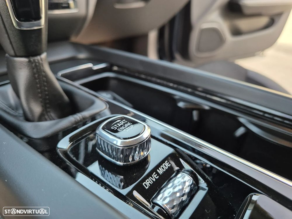 Volvo V60 2.0 D4 Momentum Plus - 16