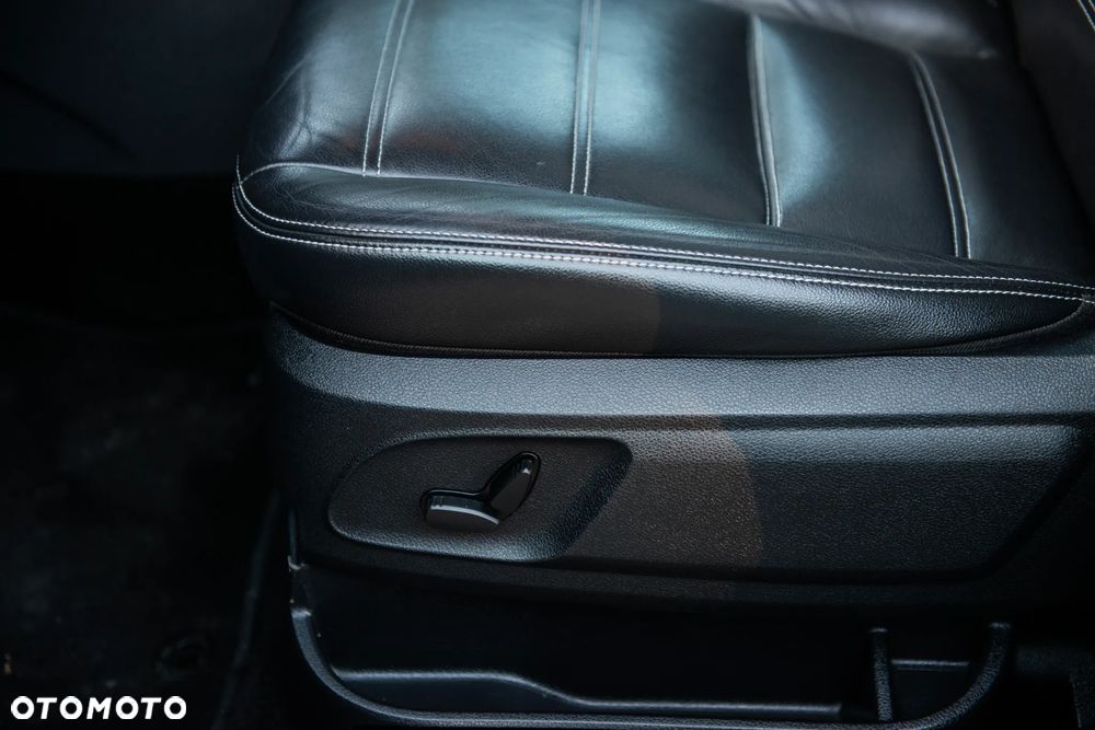 Ford Kuga 2.0 TDCi 4x4 Titanium - 21