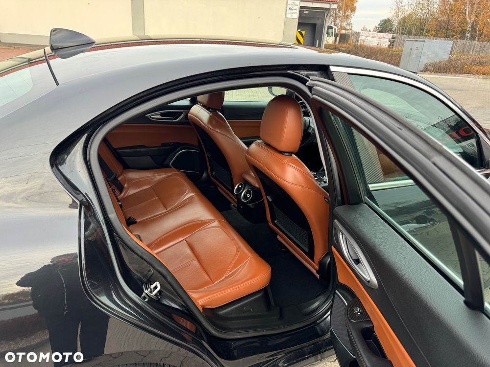 Alfa Romeo Giulia 2.2 D Turbo Super - 16
