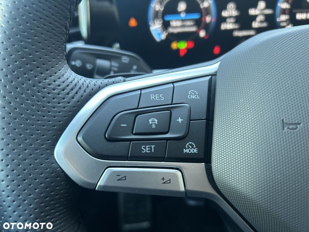 Volkswagen Passat - 36
