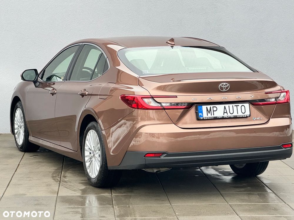 Toyota Camry 2.5 Hybrid Comfort CVT - 4