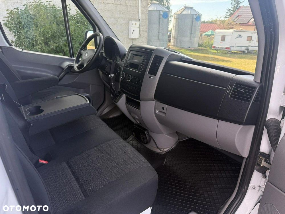 Mercedes-Benz Sprinter - 10