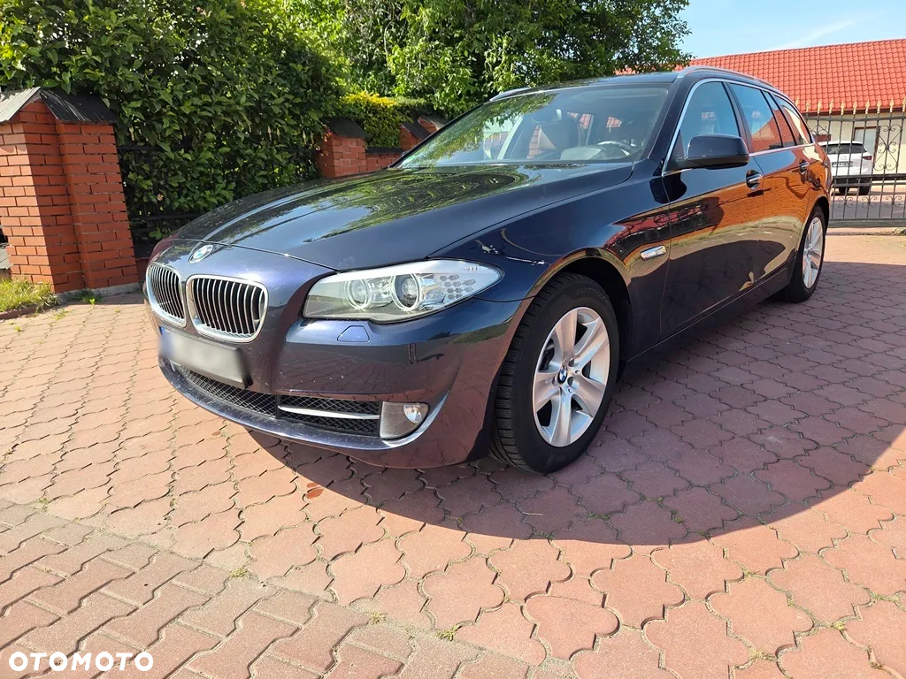 BMW Seria 5 525d xDrive Touring - 2