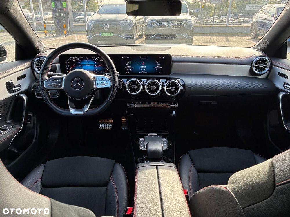 Mercedes-Benz CLA - 9