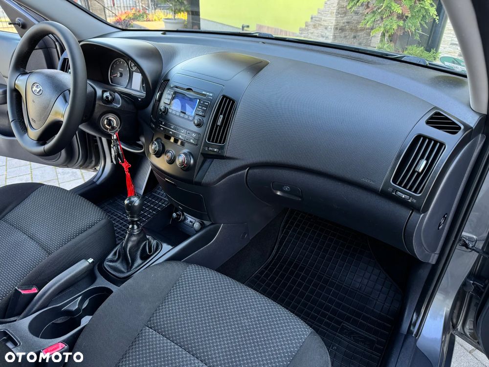 Hyundai i30 1.4 Classic + - 24