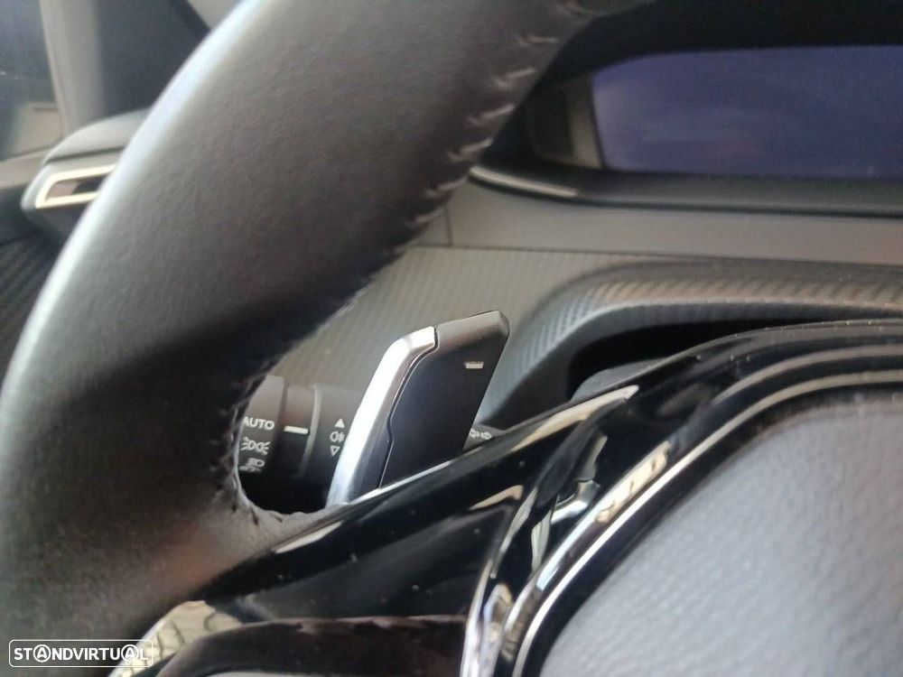 Peugeot 208 1.2 PureTech Allure EAT8 - 14