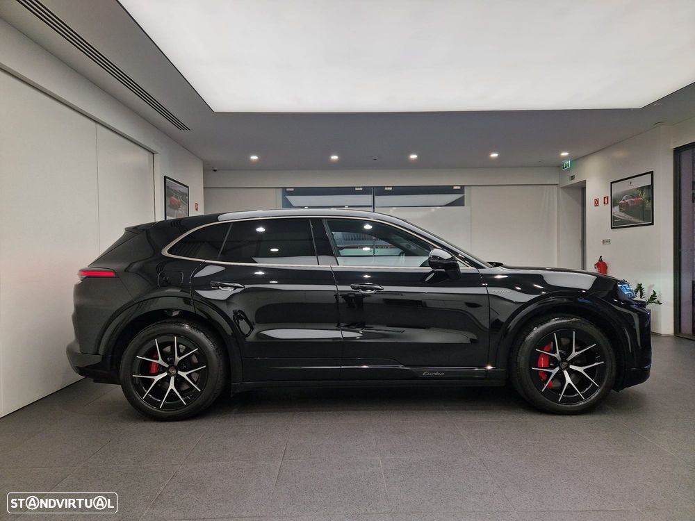 Porsche Cayenne Electric Turbo - 9
