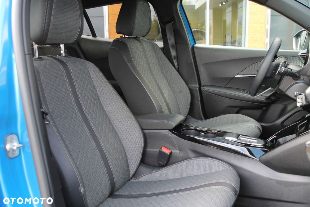 Peugeot 2008 1.2 PureTech Allure S&S EAT8 - 30
