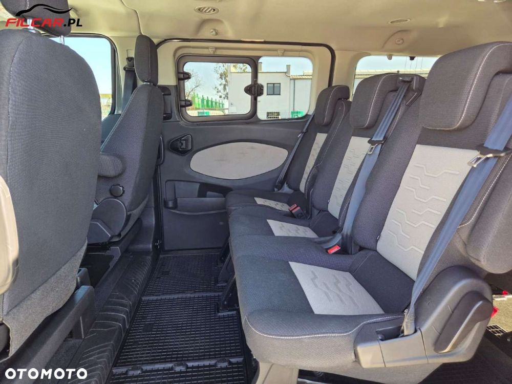 Ford Tourneo Custom - 7