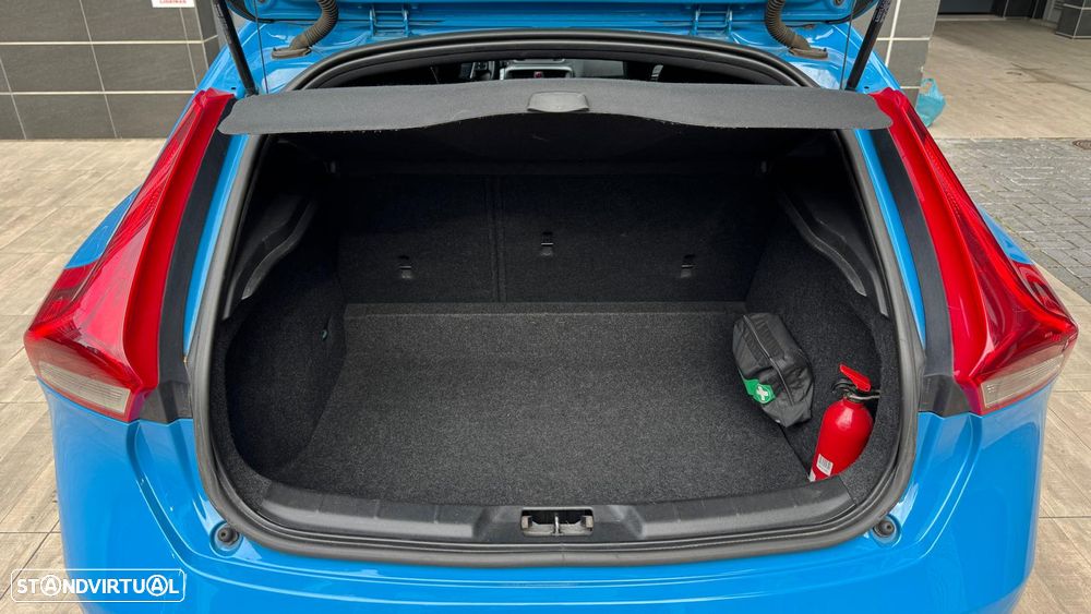 Volvo V40 D2 R Design - 15
