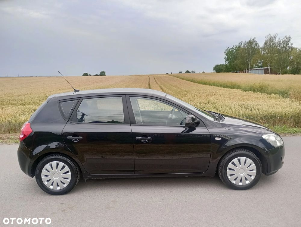Kia Ceed 1.4 CVVT Attract - 11