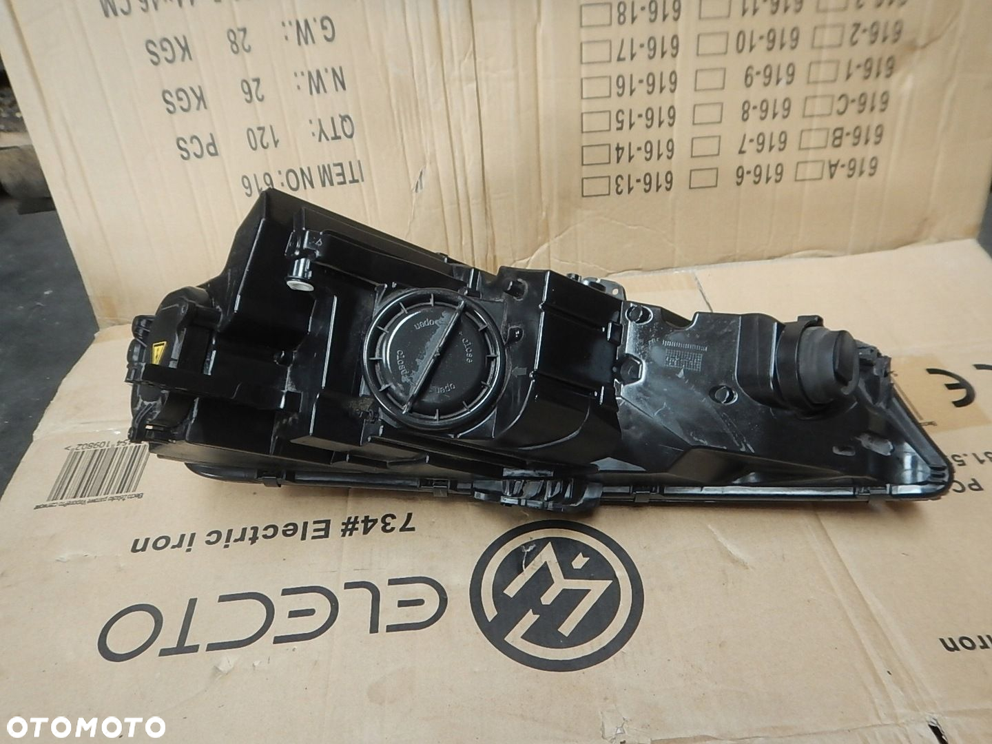 LAMPA PRZOD PRAWA AUDI A4 B9 XENON 8W0941006 - 7