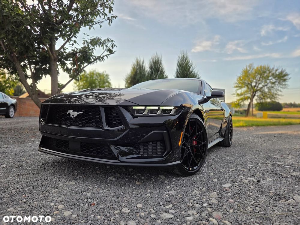 Ford Mustang - 1