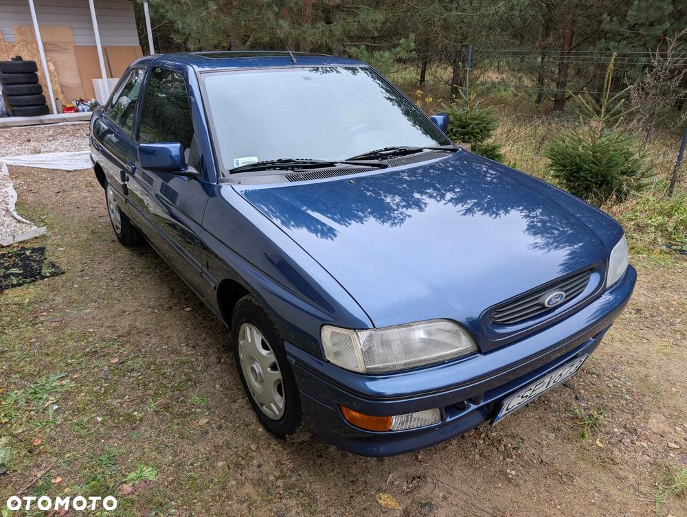Ford Escort ver-1-6-16v-flair - 2
