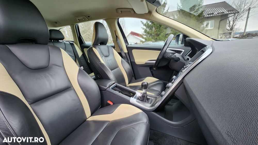 Volvo XC 60 D4 RDesign - 28