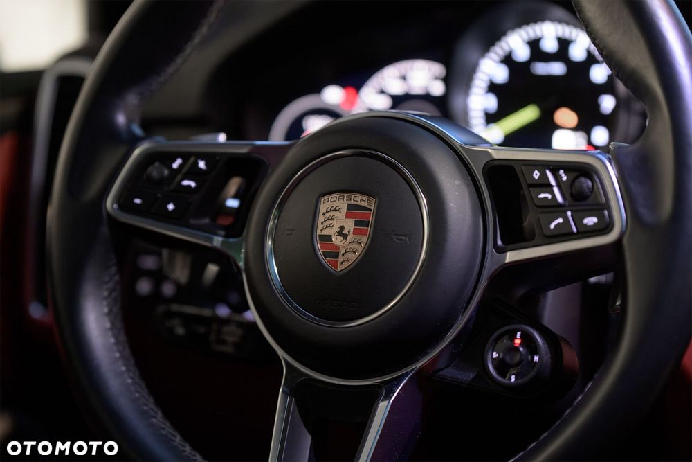Porsche Cayenne - 14