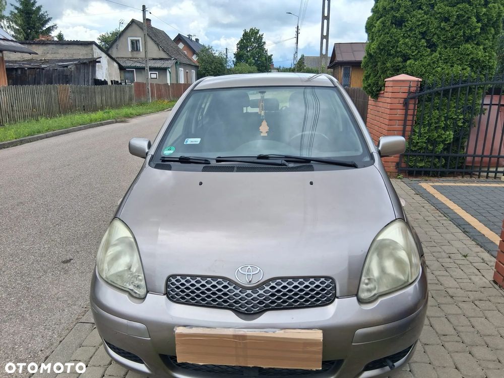 Toyota Yaris - 1