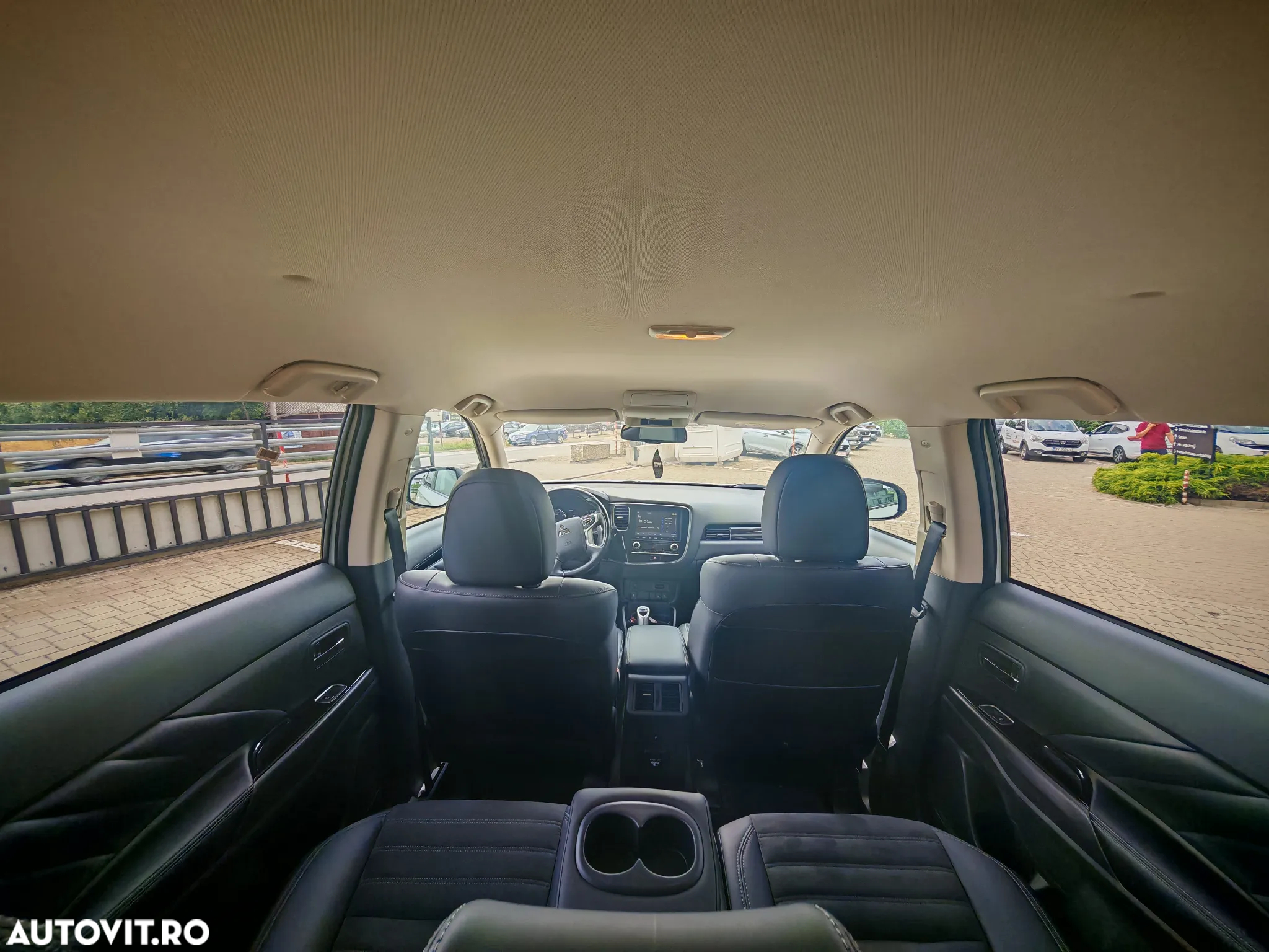 Mitsubishi Outlander PHEV 2.4 L 4X4 Intense - 20