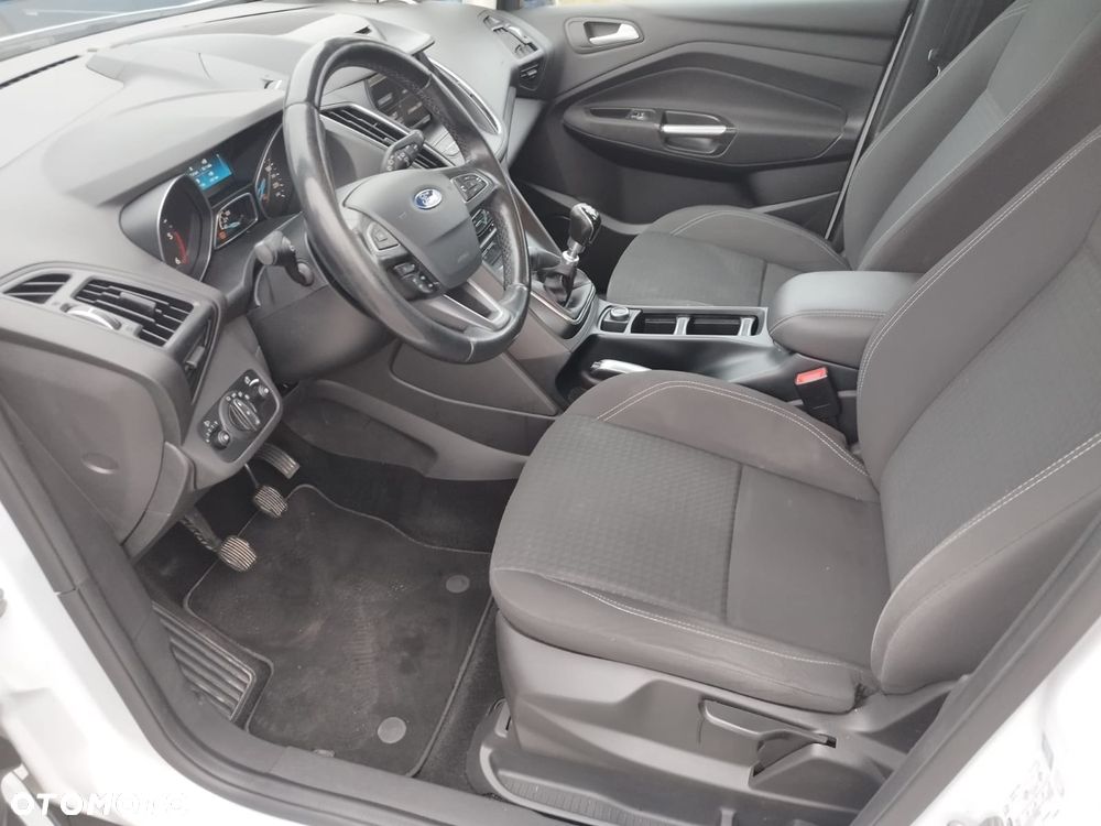 Ford Grand C-MAX - 19