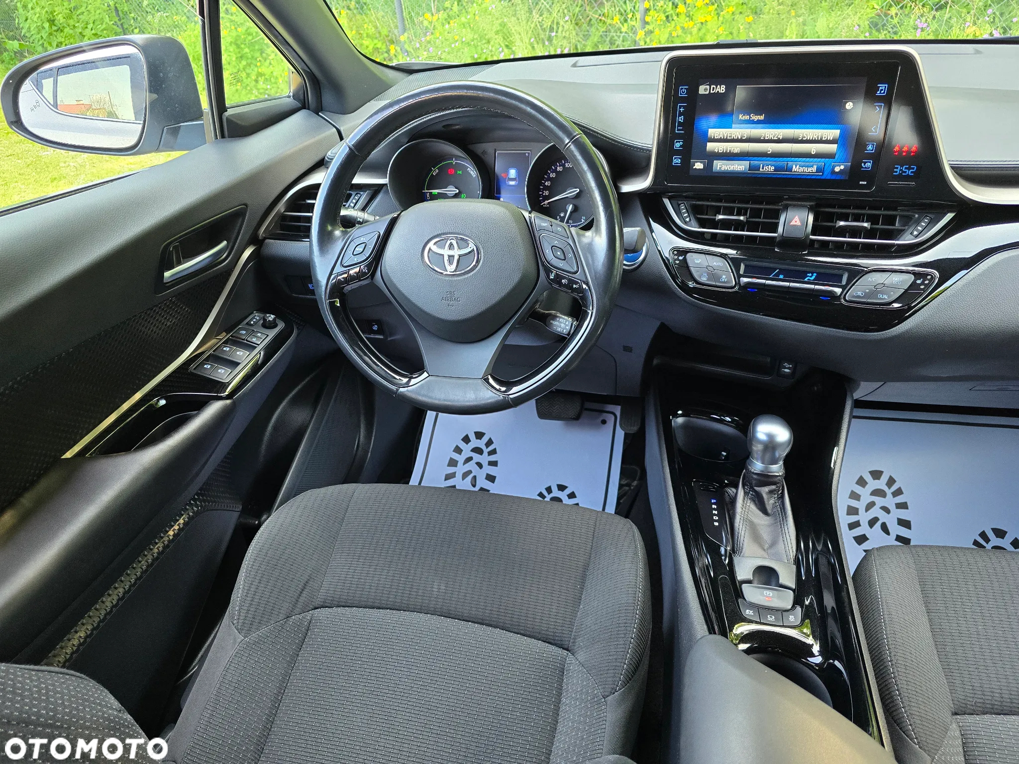 Toyota C-HR 1.8 Hybrid Team Deutschland - 26