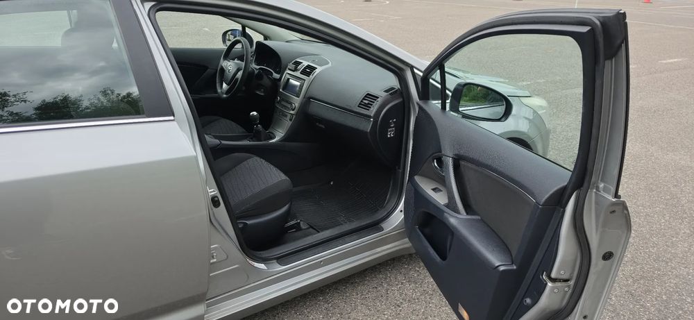 Toyota Avensis 2.0 D-4D - 9
