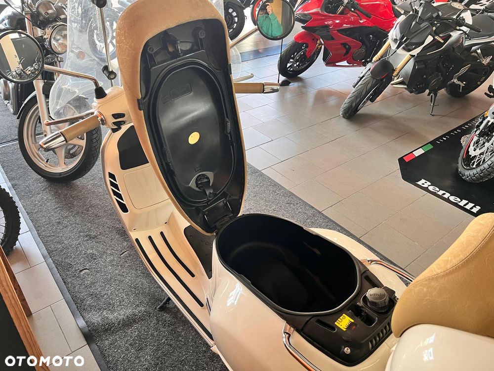 Piaggio Vespa - 13
