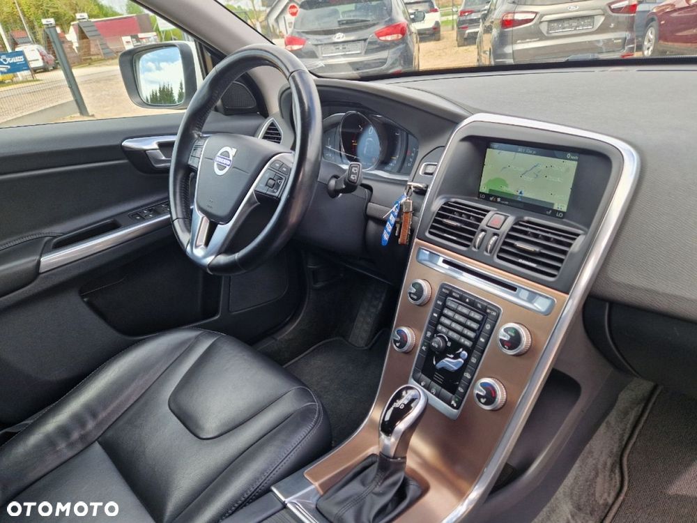 Volvo XC 60 D4 Momentum - 22