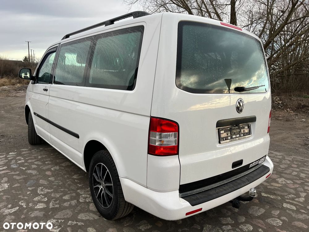 Volkswagen Caravelle - 9