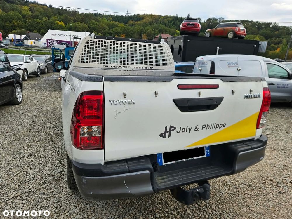 Toyota Hilux - 11