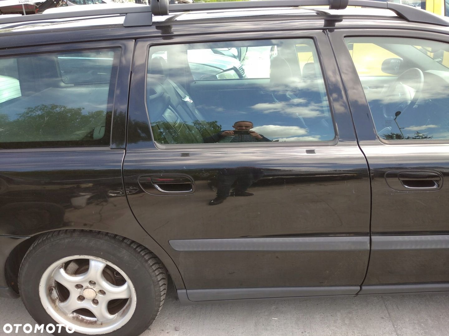 VOLVO V70 2 II 00- DRZWI PRAWE TYŁ TYLNE CZARNE 019-26 - 2