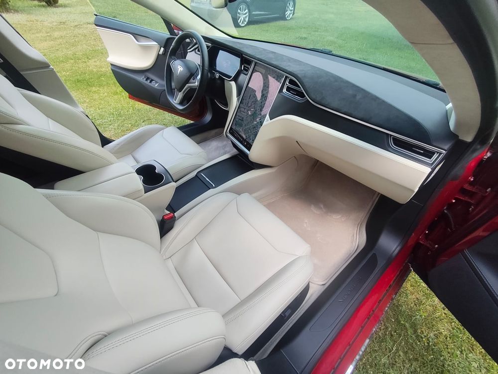 Tesla Model S - 16