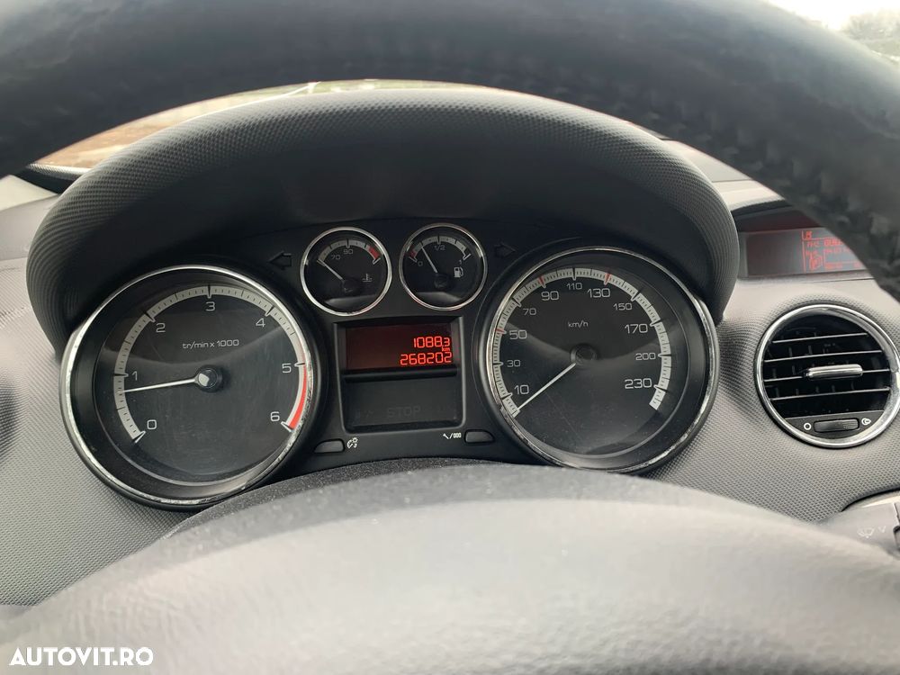 Peugeot 308 1.6HDi Premium - 6