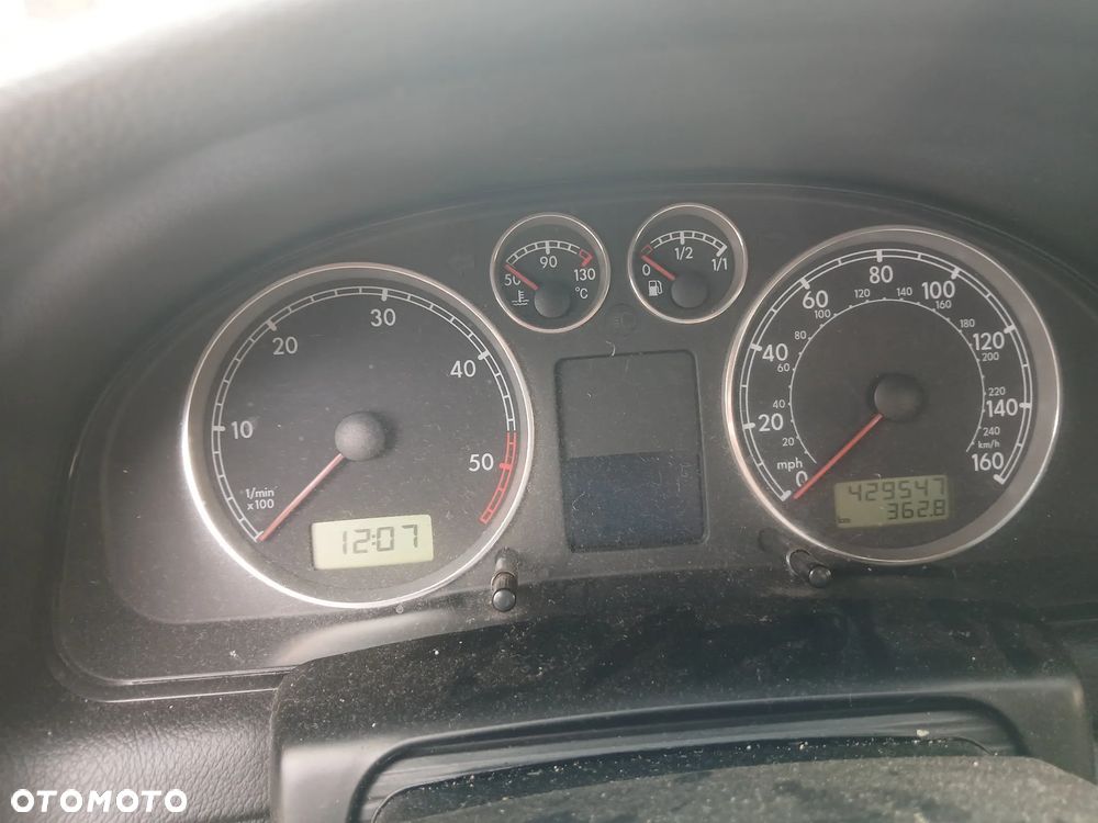 Volkswagen Passat - 14