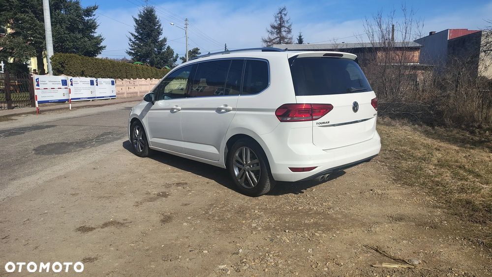 Volkswagen Touran - 4