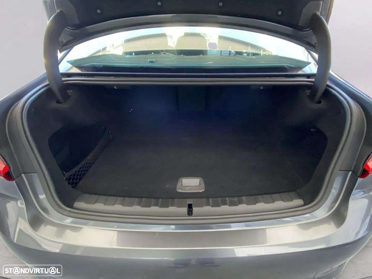 BMW 330 e Touring Line Sport Auto - 13