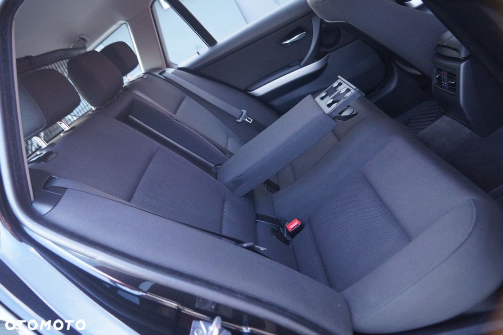 BMW Seria 3 318i Edition Exclusive - 30