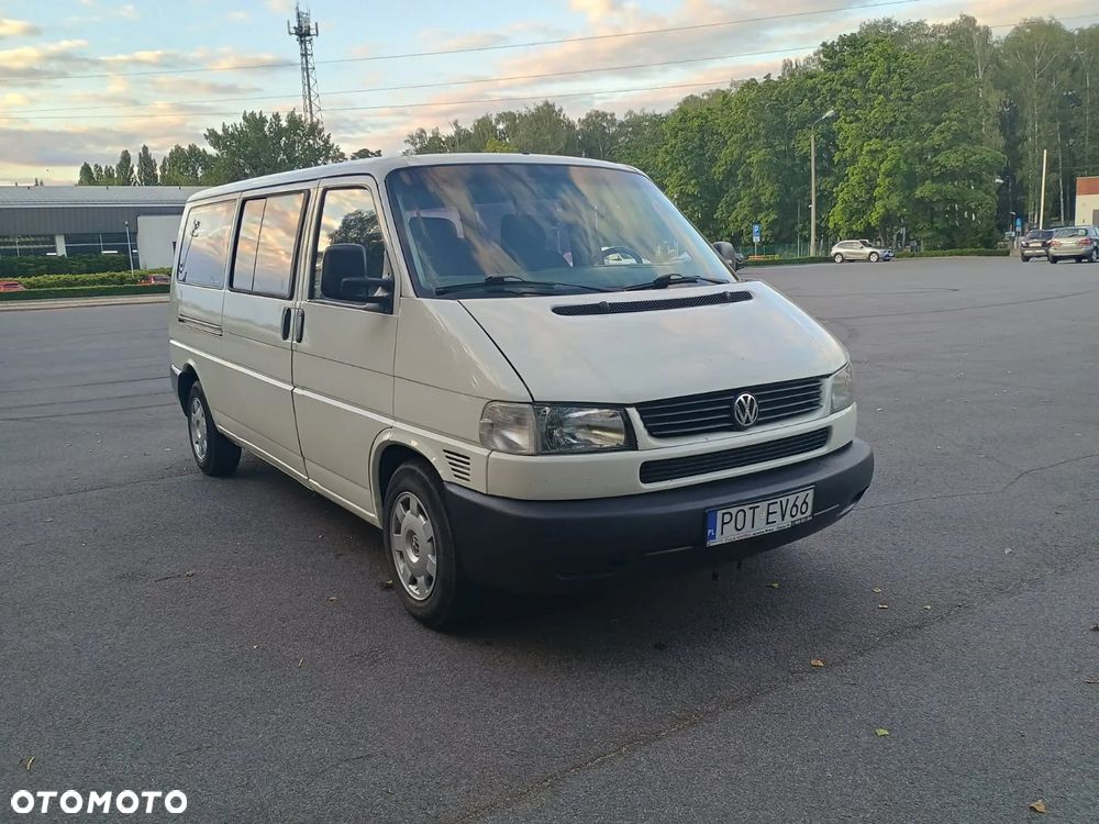 Volkswagen Caravelle - 9