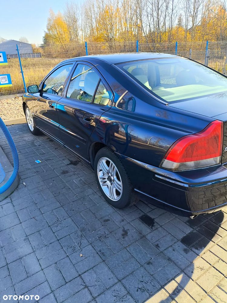 Volvo S60 2.5T Momentum - 18