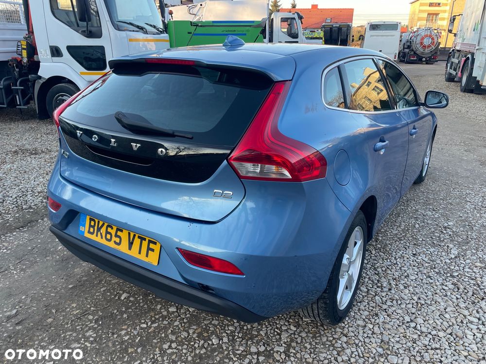 Volvo V40 D2 - 9