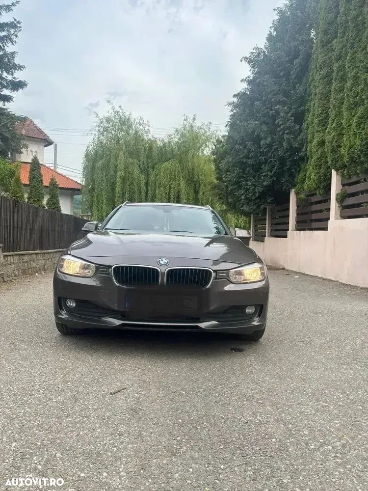BMW Seria 3 318d DPF Touring - 1