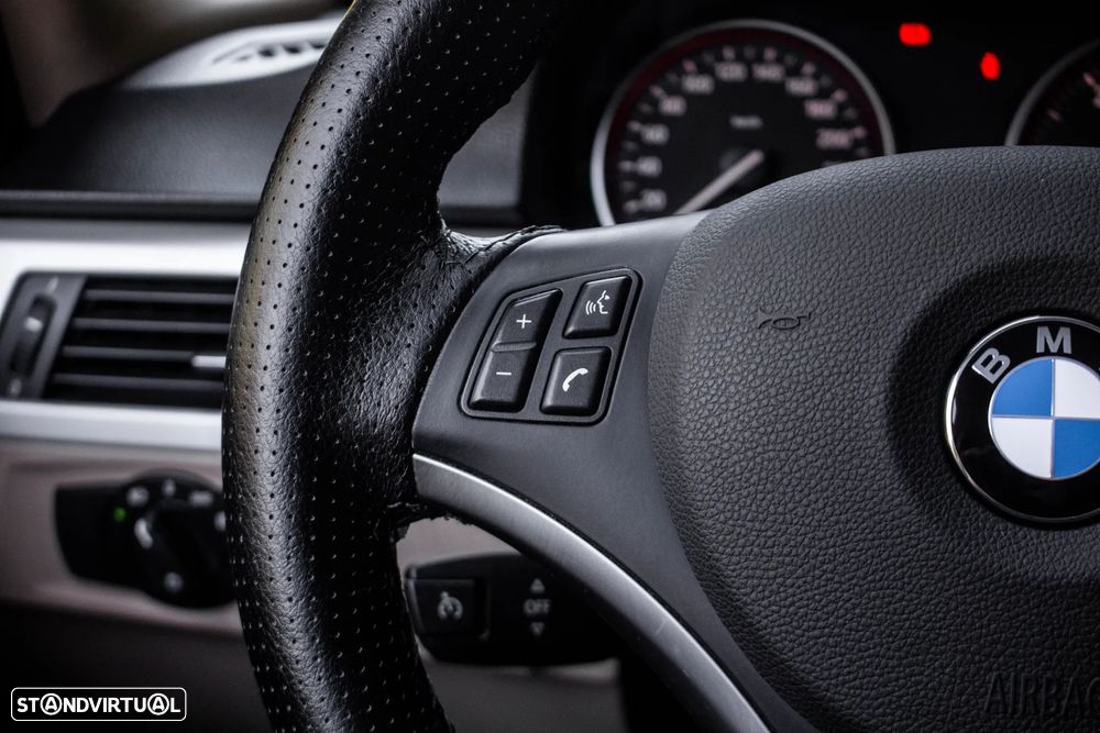BMW 320 d Auto - 14