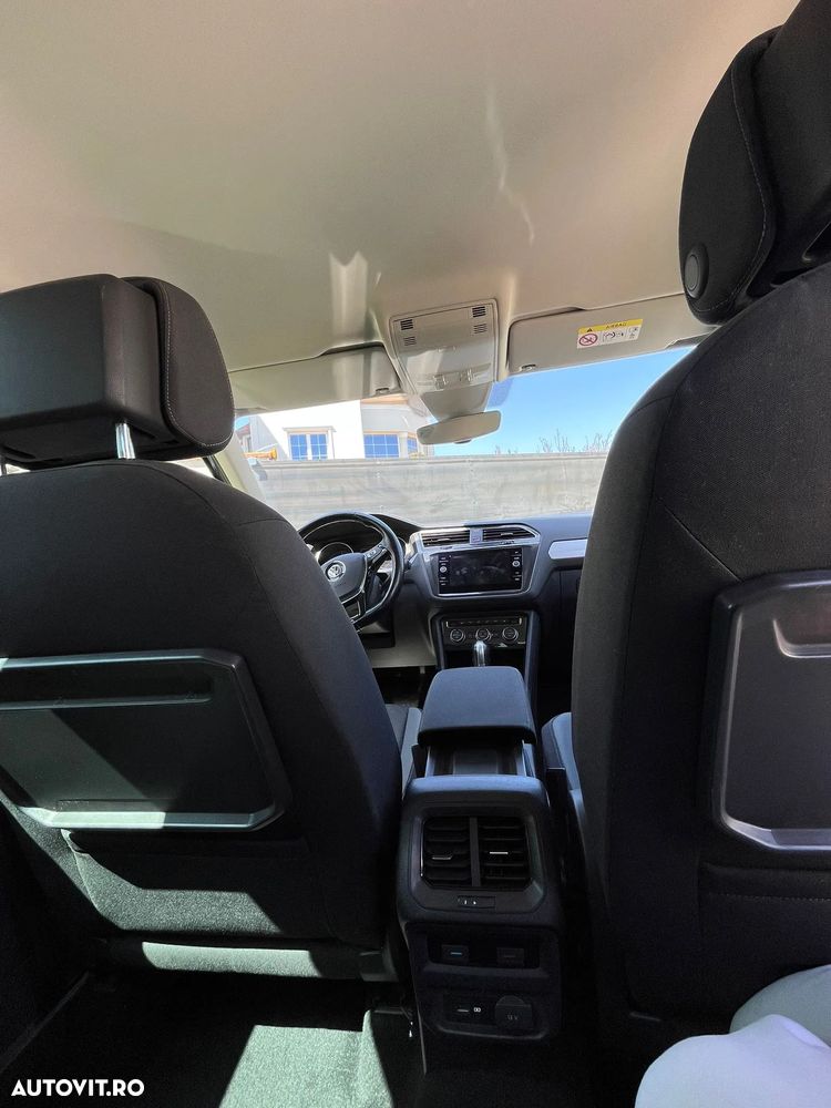 Volkswagen Tiguan - 12