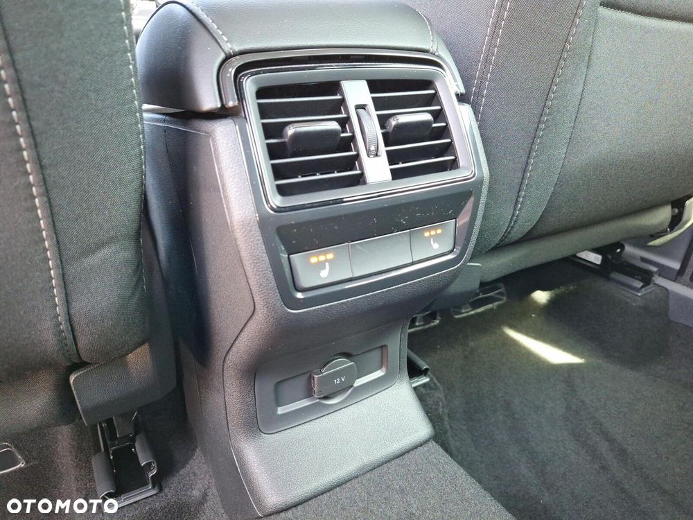 Skoda Karoq 1.5 TSI ACT Sportline DSG - 32