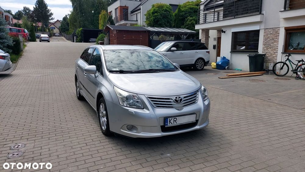 Toyota Avensis 2.0 D-4D Sol - 2