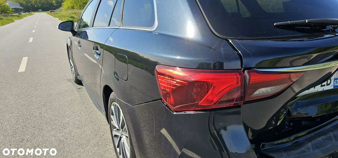 Toyota Avensis - 29